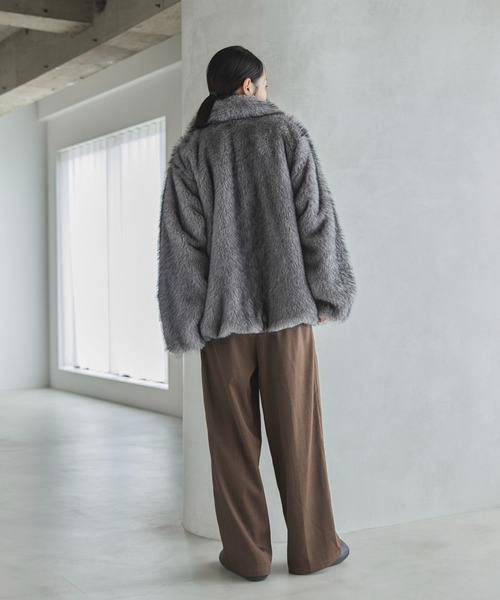 feepur（フェピュール）の「ミックスファーミドルコート（その他アウター・レディース・グレイッシュベージュ/チャコールグレー・MEDIUM）」の7枚目の写真