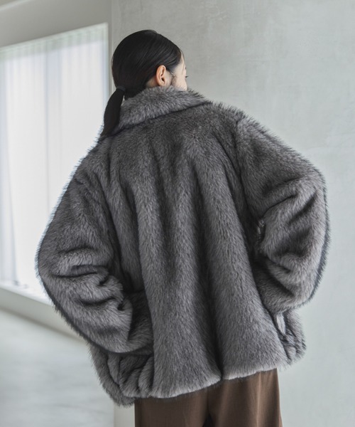 feepur（フェピュール）の「ミックスファーミドルコート（その他アウター・レディース・グレイッシュベージュ/チャコールグレー・MEDIUM）」の13枚目の写真