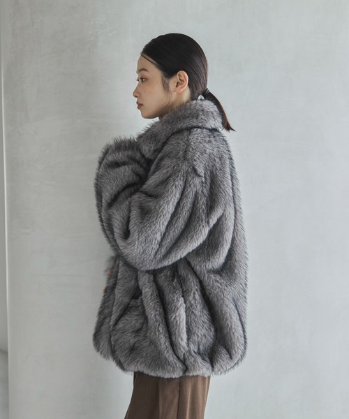 feepur（フェピュール）の「ミックスファーミドルコート（その他アウター・レディース・グレイッシュベージュ/チャコールグレー・MEDIUM）」の14枚目の写真