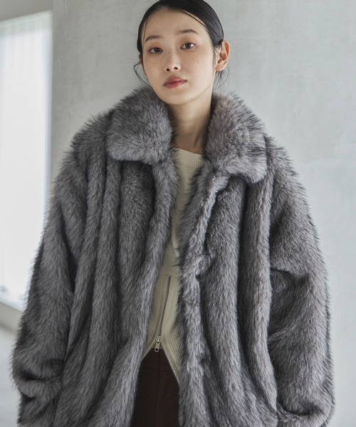 feepur（フェピュール）の「ミックスファーミドルコート（その他アウター・レディース・グレイッシュベージュ/チャコールグレー・MEDIUM）」の11枚目の写真