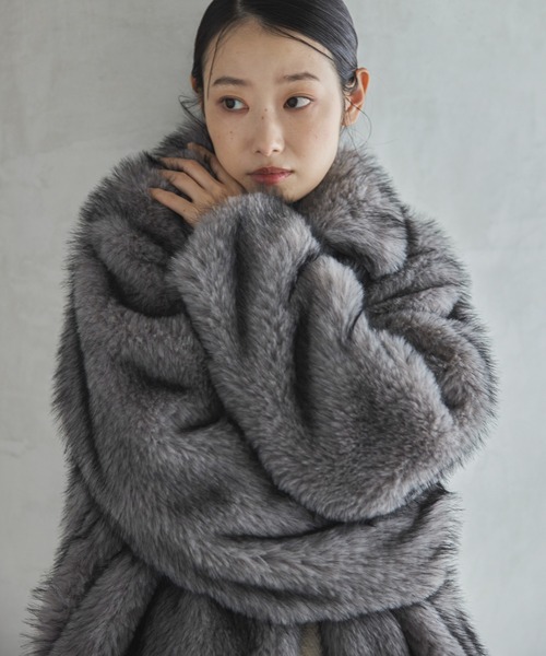 feepur（フェピュール）の「ミックスファーミドルコート（その他アウター・レディース・グレイッシュベージュ/チャコールグレー・MEDIUM）」の15枚目の写真