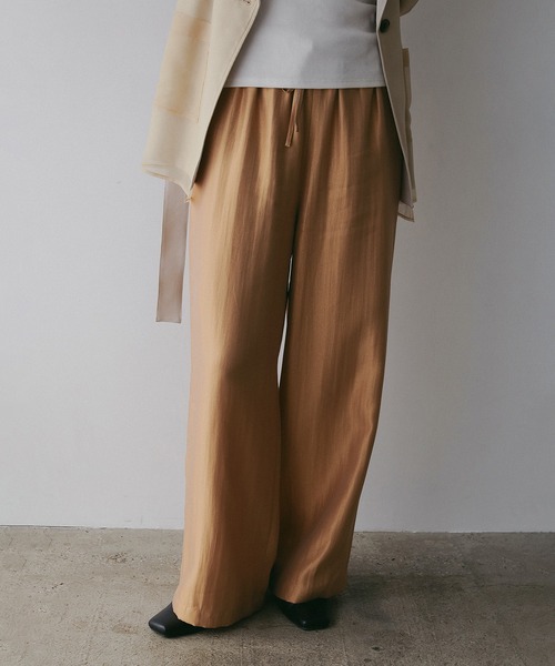 MANOF(マノフ)の「GLITTER RELAX PANTS(その他パンツ・レディース・アイボリー/ブラウン/オレンジ/ピンク・M/S)」の4枚目の写真