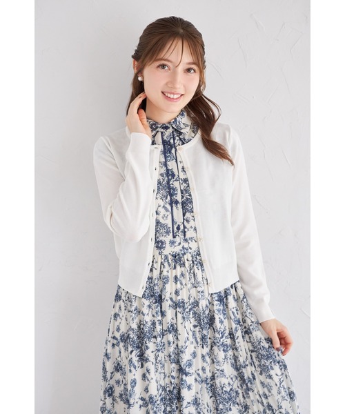 tocco closet(トッコ クローゼット)の「UVカット&接触冷感&ハンドウォッシュ♪超強撚パールフラワー釦カーディガン(カーディガン/ボレロ・レディース・ブラック/オフホワイト/ブルー/ローズ・M)」の7枚目の写真