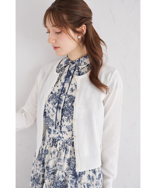 tocco closet(トッコ クローゼット)の「UVカット&接触冷感&ハンドウォッシュ♪超強撚パールフラワー釦カーディガン(カーディガン/ボレロ・レディース・ブラック/オフホワイト/ブルー/ローズ・M)」の8枚目の写真