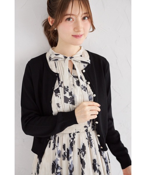 tocco closet(トッコ クローゼット)の「UVカット&接触冷感&ハンドウォッシュ♪超強撚パールフラワー釦カーディガン(カーディガン/ボレロ・レディース・ブラック/オフホワイト/ブルー/ローズ・M)」の15枚目の写真