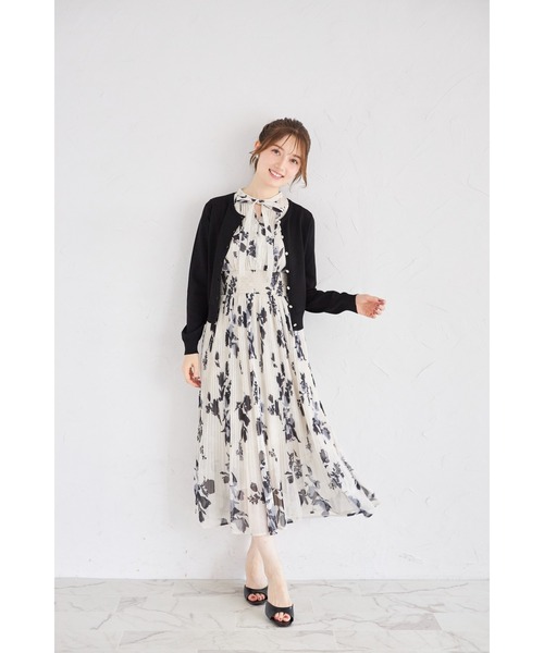 tocco closet(トッコ クローゼット)の「UVカット&接触冷感&ハンドウォッシュ♪超強撚パールフラワー釦カーディガン(カーディガン/ボレロ・レディース・ブラック/オフホワイト/ブルー/ローズ・M)」の11枚目の写真