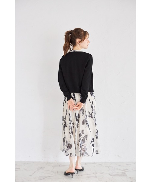 tocco closet(トッコ クローゼット)の「UVカット&接触冷感&ハンドウォッシュ♪超強撚パールフラワー釦カーディガン(カーディガン/ボレロ・レディース・ブラック/オフホワイト/ブルー/ローズ・M)」の13枚目の写真