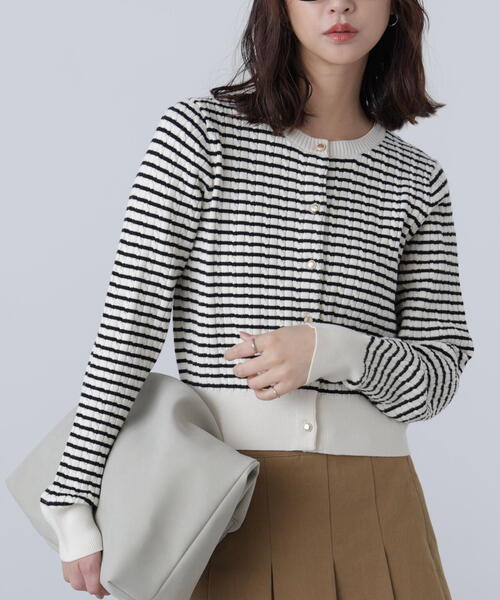 FREE'S MART(フリーズマート)の「◇金ボタンミニケーブルカーディガン(カーディガン/ボレロ・レディース・ネイビー/ホワイト系その他/グレー/ブルー/ブラウン・FREE)」の2枚目の写真