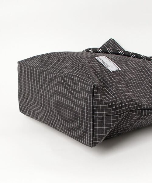 gossip!ロサンゼルス(ゴシップロサンゼルス)の「Y2Kチェック柄大容量トートバッグ/ショルダーバッグ(A4収納可/2WAY)(ショルダーバッグ・レディース・ブラウン/ブラック/グレー・FREE)」の6枚目の写真