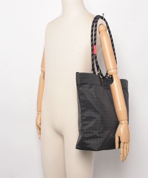 gossip!ロサンゼルス(ゴシップロサンゼルス)の「Y2Kチェック柄大容量トートバッグ/ショルダーバッグ(A4収納可/2WAY)(ショルダーバッグ・レディース・ブラウン/ブラック/グレー・FREE)」の8枚目の写真