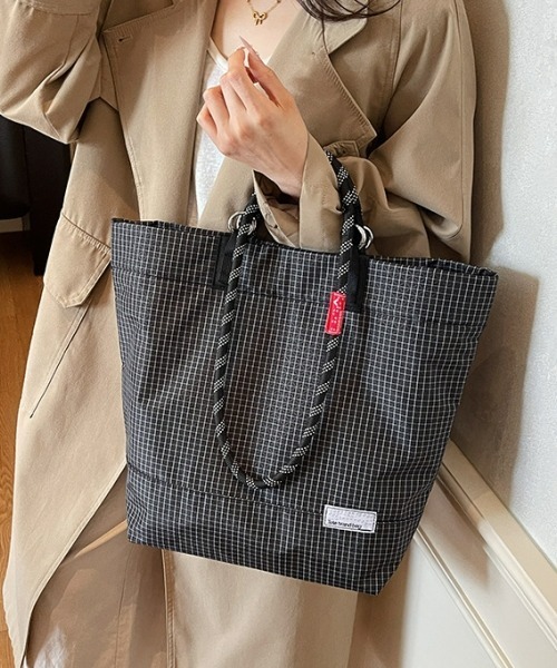 gossip!ロサンゼルス(ゴシップロサンゼルス)の「Y2Kチェック柄大容量トートバッグ/ショルダーバッグ(A4収納可/2WAY)(ショルダーバッグ・レディース・ブラウン/ブラック/グレー・FREE)」の19枚目の写真