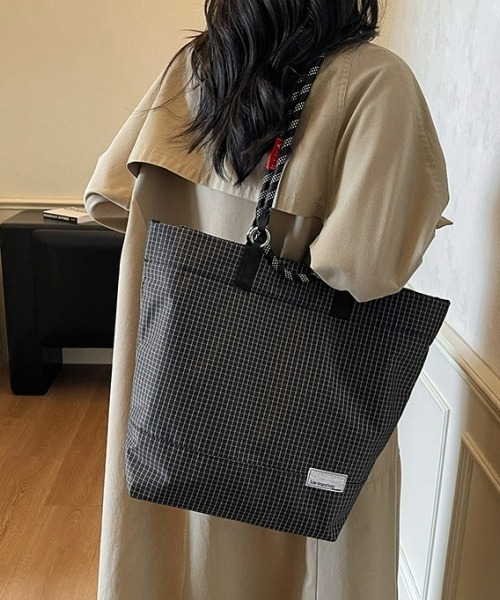 gossip!ロサンゼルス(ゴシップロサンゼルス)の「Y2Kチェック柄大容量トートバッグ/ショルダーバッグ(A4収納可/2WAY)(ショルダーバッグ・レディース・ブラウン/ブラック/グレー・FREE)」の14枚目の写真