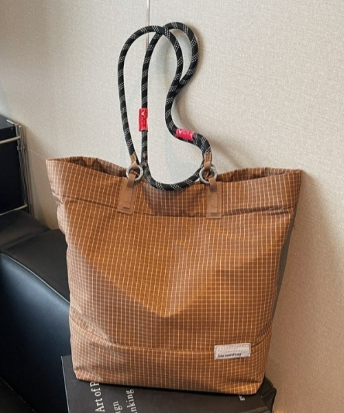 gossip!ロサンゼルス(ゴシップロサンゼルス)の「Y2Kチェック柄大容量トートバッグ/ショルダーバッグ(A4収納可/2WAY)(ショルダーバッグ・レディース・ブラウン/ブラック/グレー・FREE)」の17枚目の写真