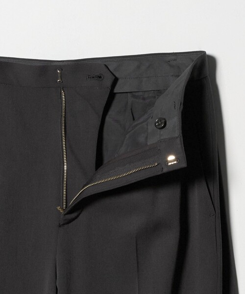 6(ROKU)＞グレー カーブ パンツ（スラックス）｜6（ロク）の