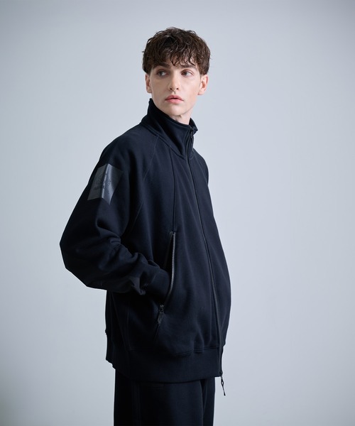 FRUIT OF THE LOOM(フルーツオブザルーム)の「【FRUIT OF THE LOOM】FTL×WILD THINGS ワイルドシングス コラボ/HAPPY SWEAT JACKET(ブルゾン・メンズ・ブラック/ベージュ・M/L)」の6枚目の写真