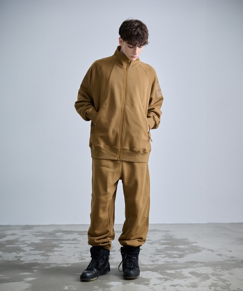 FRUIT OF THE LOOM(フルーツオブザルーム)の「【FRUIT OF THE LOOM】FTL×WILD THINGS ワイルドシングス コラボ/HAPPY SWEAT JACKET(ブルゾン・メンズ・ブラック/ベージュ・M/L)」の12枚目の写真