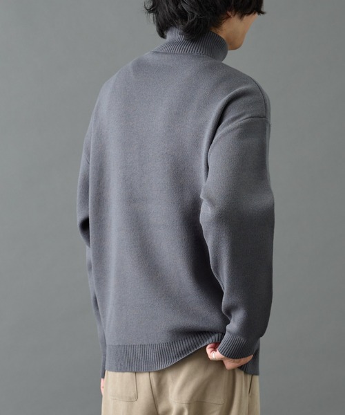 COLONY 2139(コロニートゥーワンスリーナイン)の「リサイクルポリタートルネックニット(ニット/セーター・メンズ・グレー/チャコールグレー/アイボリー/ブラック・MEDIUM/LARGE)」の13枚目の写真
