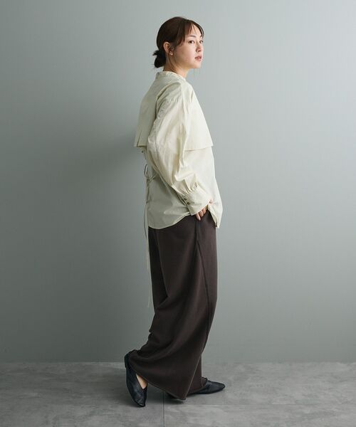 CRAFT STANDARD BOUTIQUE(クラフトスタンダードブティック)の「ヨークデザインシャツ(シャツ/ブラウス・レディース・モカ/ダークグレー/ライトベージュ/ブルーグリーン・FREE)」の5枚目の写真
