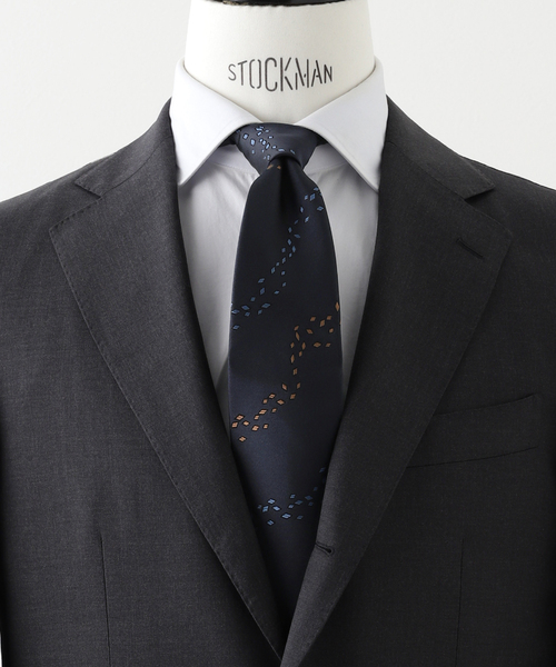 EDIFICE（エディフィス）の「Holliday & Brown(ホリデー & ブラウン) Geometric タイ（ネクタイ・メンズ・ブラウン/ネイビー・FREE）」の2枚目の写真