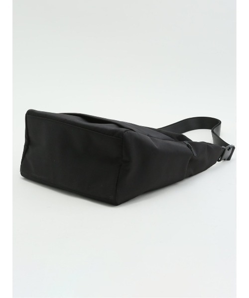 m.f.editorial(エムエフエディトリアル)の「【軽量】ツイル ショルダーバッグ A4対応(ショルダーバッグ・メンズ・ブラック・FREE)」の9枚目の写真