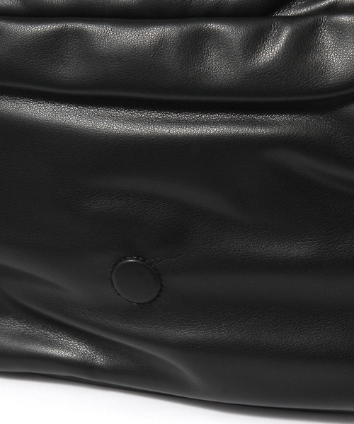 LAKOLE（ラコレ）の「パデットアソート柄ショルダーバッグ / 587752（ショルダーバッグ・レディース・ボルドー/オフホワイト/ブラック・FREE）」の5枚目の写真