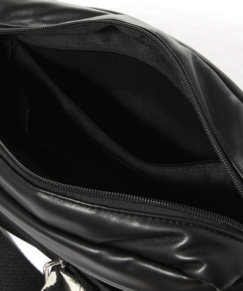 LAKOLE（ラコレ）の「パデットアソート柄ショルダーバッグ / 587752（ショルダーバッグ・レディース・ボルドー/オフホワイト/ブラック・FREE）」の17枚目の写真