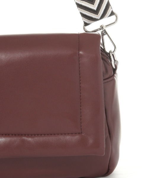 LAKOLE（ラコレ）の「パデットアソート柄ショルダーバッグ / 587752（ショルダーバッグ・レディース・ボルドー/オフホワイト/ブラック・FREE）」の8枚目の写真