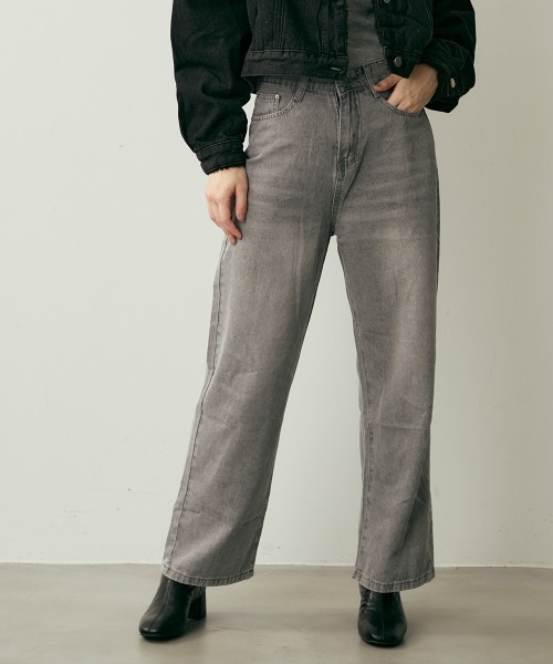Clum(クルム)の「ヴィンテージウォッシュストレートデニムパンツ(デニムパンツ・レディース・ライトブルー/ブルー/グレー・MEDIUM/LARGE)」の1枚目の写真