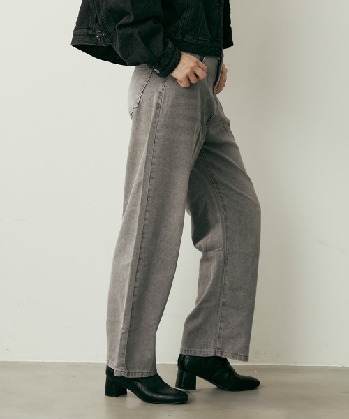 Clum(クルム)の「ヴィンテージウォッシュストレートデニムパンツ(デニムパンツ・レディース・ライトブルー/ブルー/グレー・MEDIUM/LARGE)」の8枚目の写真
