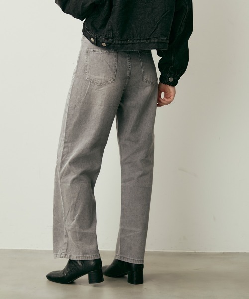 Clum(クルム)の「ヴィンテージウォッシュストレートデニムパンツ(デニムパンツ・レディース・ライトブルー/ブルー/グレー・MEDIUM/LARGE)」の10枚目の写真
