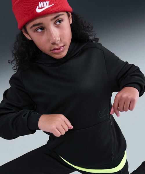 NIKE（ナイキ）の「ナイキ スポーツウェア マルチ ジュニア Dri-FIT プルオーバー パーカー / Nike Sportswear Multi Big Kids' Dri-FIT Pullover Hoodie HV0653-010 Black（パーカー・キッズ・ブラック・140/150/130/160）」の4枚目の写真
