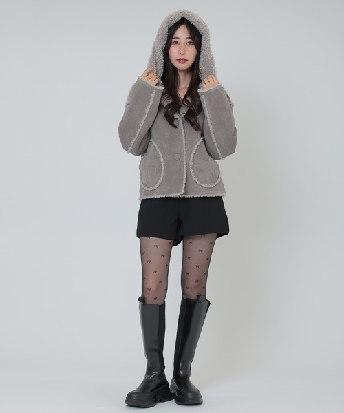 SUWDEE(スーディー)の「mouton boa reversible hooded coat(ムートンコート・レディース・グレー/ベージュ/モカ/ダークブラウン・FREE)」の9枚目の写真
