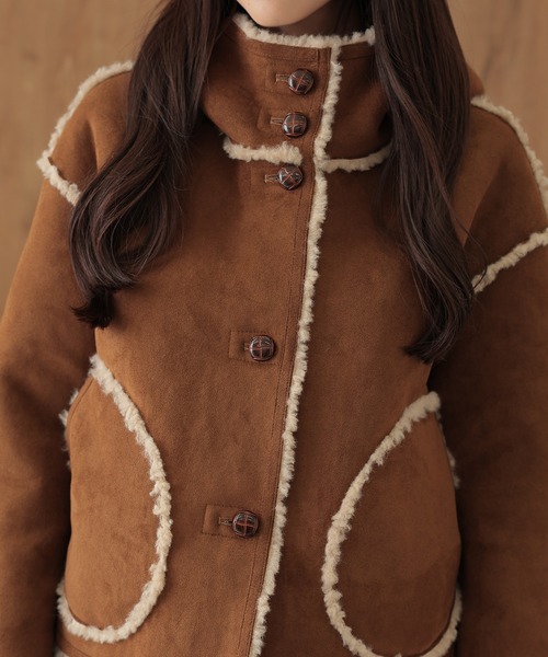 SUWDEE(スーディー)の「mouton boa reversible hooded coat(ムートンコート・レディース・グレー/ベージュ/モカ/ダークブラウン・FREE)」の6枚目の写真