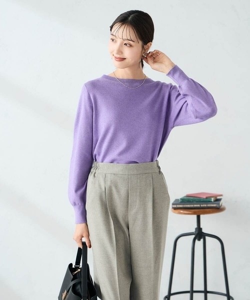 a.v.v（アーヴェヴェ）の「【洗える】ボートネック美ラクるパフスリーブニット（ニット/セーター・レディース・グレー/レッド/マスタード/パープル/ブラック/アイボリー/グレー系その他/ブルー・36/42/40/38/34）」の6枚目の写真