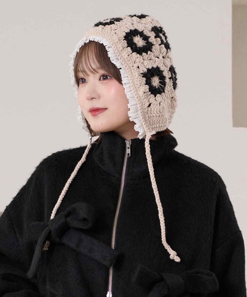 kutir(クティール)の「kutirlune/クロシェ風バブーシュカ ニット帽(ニットキャップ/ビーニー・レディース・ベージュ/ブラック・FREE)」の8枚目の写真