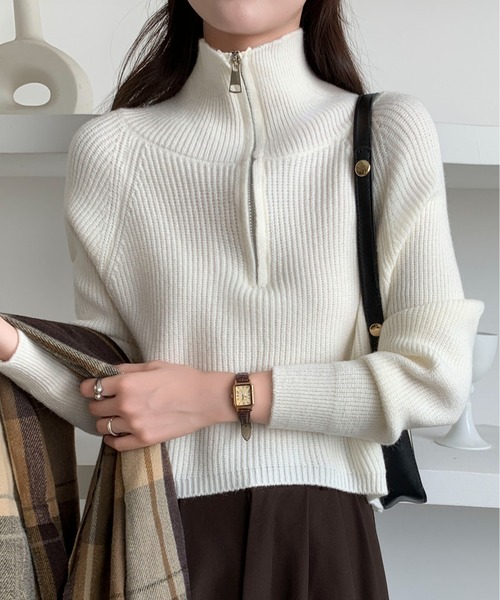Maison Calme(メゾンカルム)の「ハーフジップニットプルオーバー スタンドカラー シンプルデザイン イチオシニット 長袖(ニット/セーター・レディース・レッド/ホワイト/ブラウン・M/L)」の19枚目の写真