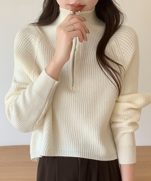 Maison Calme(メゾンカルム)の「ハーフジップニットプルオーバー スタンドカラー シンプルデザイン イチオシニット 長袖(ニット/セーター・レディース・レッド/ホワイト/ブラウン・M/L)」の16枚目の写真