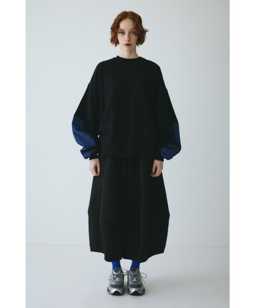 HeRIN.CYE（ヘリンドットサイ）の「Elbow patchi cut tops　　エルボーパッチカットトップス（スウェット・レディース・ブラック/ブラウン/グレー・FREE）」の4枚目の写真