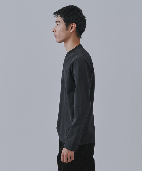 B.C STOCK（ベーセーストック）の「ツイルダンボール ヘンリーネックロンTEE（Tシャツ/カットソー・メンズ・ホワイト/チャコールグレー/ブラック/ネイビー・MEDIUM/LARGE）」の7枚目の写真