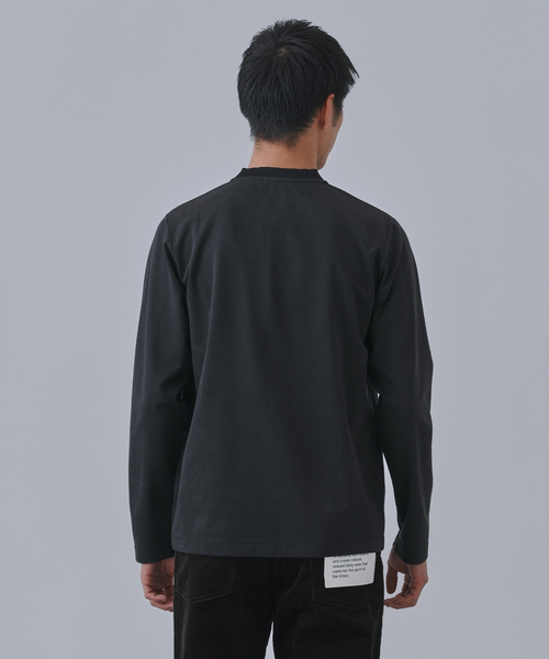 B.C STOCK（ベーセーストック）の「ツイルダンボール ヘンリーネックロンTEE（Tシャツ/カットソー・メンズ・ホワイト/チャコールグレー/ブラック/ネイビー・MEDIUM/LARGE）」の8枚目の写真