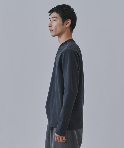 B.C STOCK（ベーセーストック）の「ツイルダンボール ヘンリーネックロンTEE（Tシャツ/カットソー・メンズ・ホワイト/チャコールグレー/ブラック/ネイビー・MEDIUM/LARGE）」の17枚目の写真