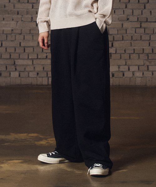 F.ILLUMINATE(フィルミネイト)の「オーバーラップスウェットパンツ-ブラック(スウェットパンツ・レディース・その他・SMALL/MEDIUM/LARGE)」の3枚目の写真