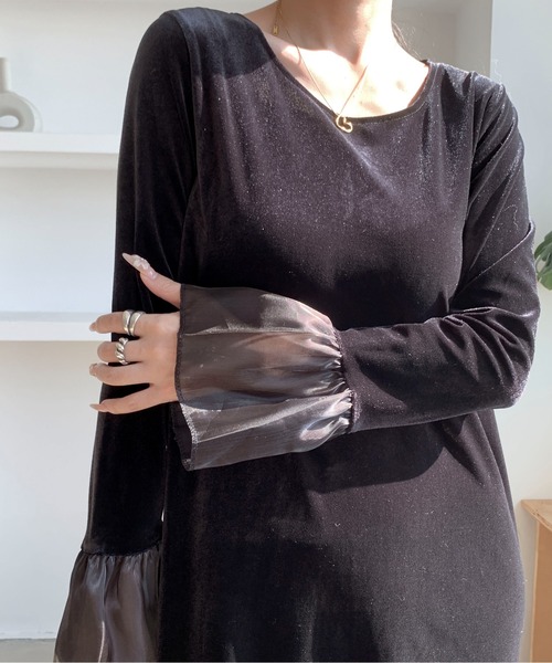 Maison Calme(メゾンカルム)の「【追加販売開始♪】ベロア切替オーガンジーギャザーロングワンピース アシメデザイン オケージョン(ワンピース・レディース・ブラック・M/L)」の2枚目の写真
