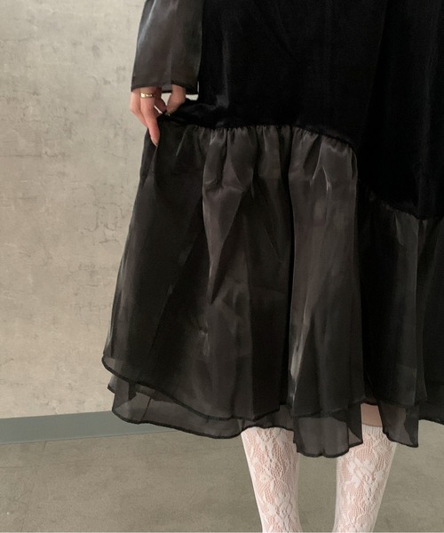 Maison Calme(メゾンカルム)の「【追加販売開始♪】ベロア切替オーガンジーギャザーロングワンピース アシメデザイン オケージョン(ワンピース・レディース・ブラック・M/L)」の14枚目の写真