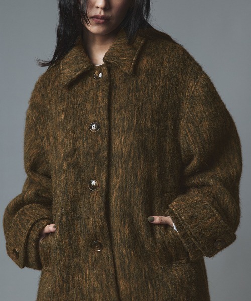 W:Huku(フーク)の「ウール シャギー ステンカラー コート / Wool Shaggy Soutien Collar Coat(ピーコート・レディース・ライトベージュ/ブラウン/チャコール/マスタード・FREE)」の4枚目の写真
