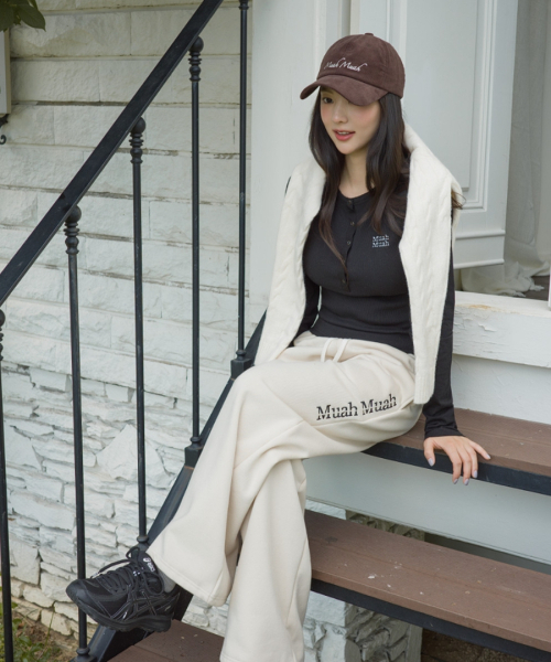muahmuah（ムーアムーア）の「ヘンリーネック ステッチ ロングスリーブTシャツ [7色]（Tシャツ/カットソー・レディース・ブラック/ホワイト/ライトグレー/オートミール/ネイビー/チャコール/カーキ・FREE）」の19枚目の写真