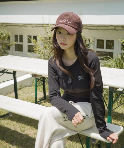 muahmuah（ムーアムーア）の「ヘンリーネック ステッチ ロングスリーブTシャツ [7色]（Tシャツ/カットソー・レディース・ブラック/ホワイト/ライトグレー/オートミール/ネイビー/チャコール/カーキ・FREE）」の21枚目の写真