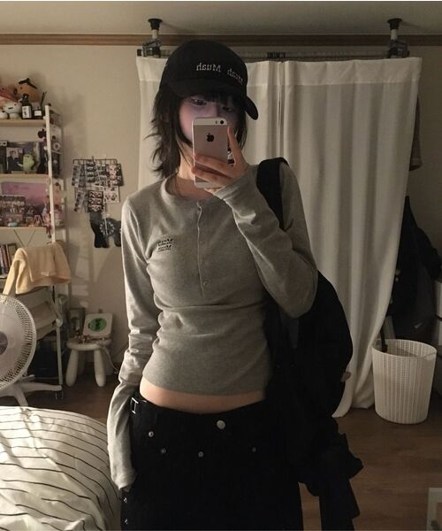 muahmuah（ムーアムーア）の「ヘンリーネックステッチ長袖Tシャツ[7色]（Tシャツ/カットソー・レディース・ブラック/ホワイト/ライトグレー/オートミール/ネイビー/チャコール/カーキ・FREE）」の8枚目の写真