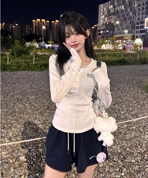 muahmuah（ムーアムーア）の「ヘンリーネックステッチ長袖Tシャツ[7色]（Tシャツ/カットソー・レディース・ブラック/ホワイト/ライトグレー/オートミール/ネイビー/チャコール/カーキ・FREE）」の9枚目の写真