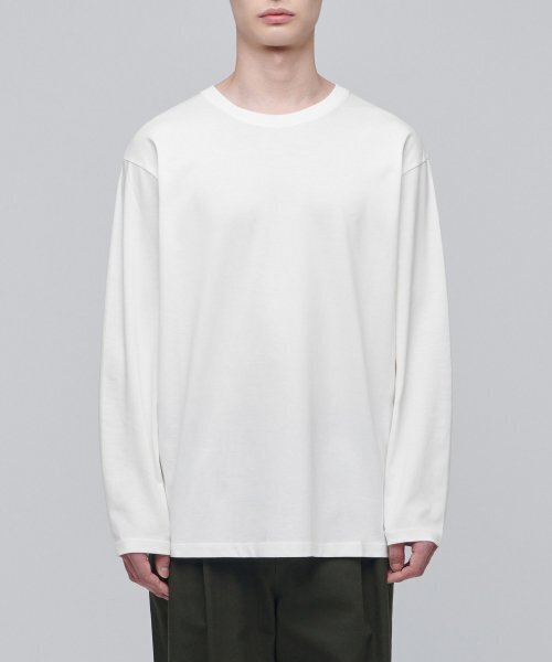 MUSINSA STANDARD（ムシンサスタンダード）の「スーピマリラックスドクルーネック長袖Tシャツ[クリーム]（Tシャツ/カットソー・メンズ・その他・XX-LARGE/XXX-LARGE/LARGE/MEDIUM/SMALL/X-LARGE）」の2枚目の写真